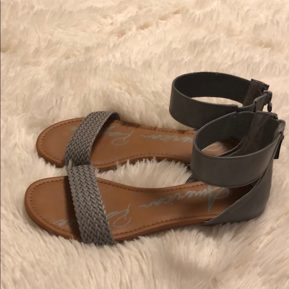 Sandals - Picture 2 of 3